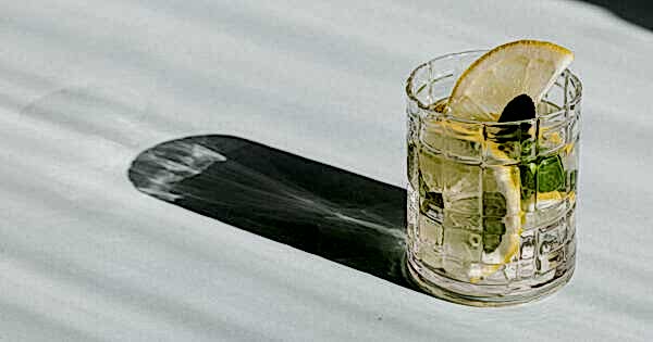 home bar, luxury bar essentials